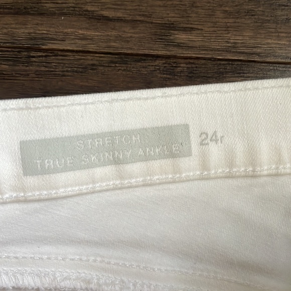 White Gap Jeans - Picture 4 of 8